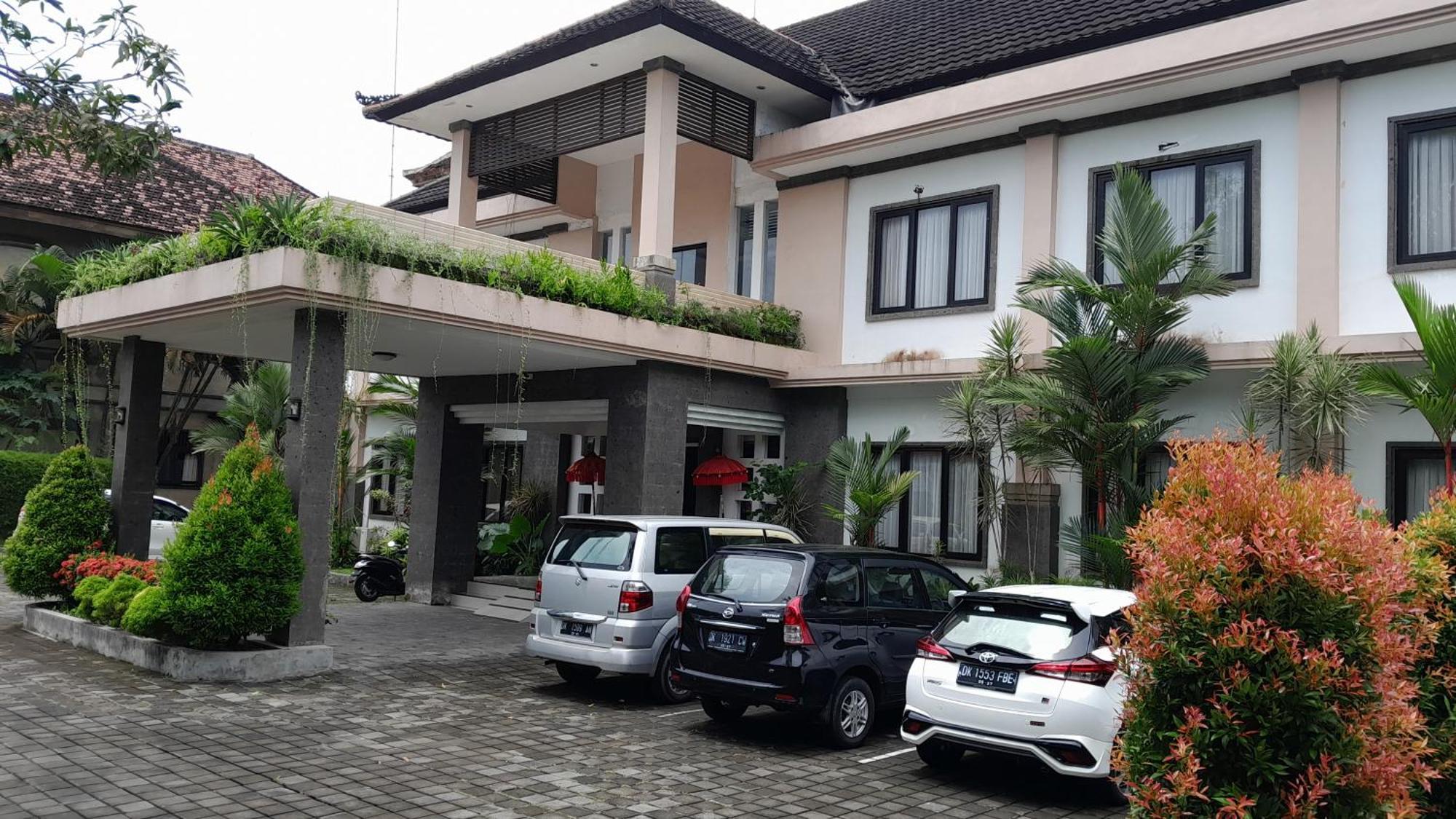 Hotel Dhyana Pura Kapal Eksteriør billede